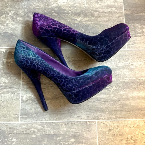 Metallic, Barbie Heels, Women’s Size 10, Shines Purple then Blue Iridescent - Picture 6 of 8